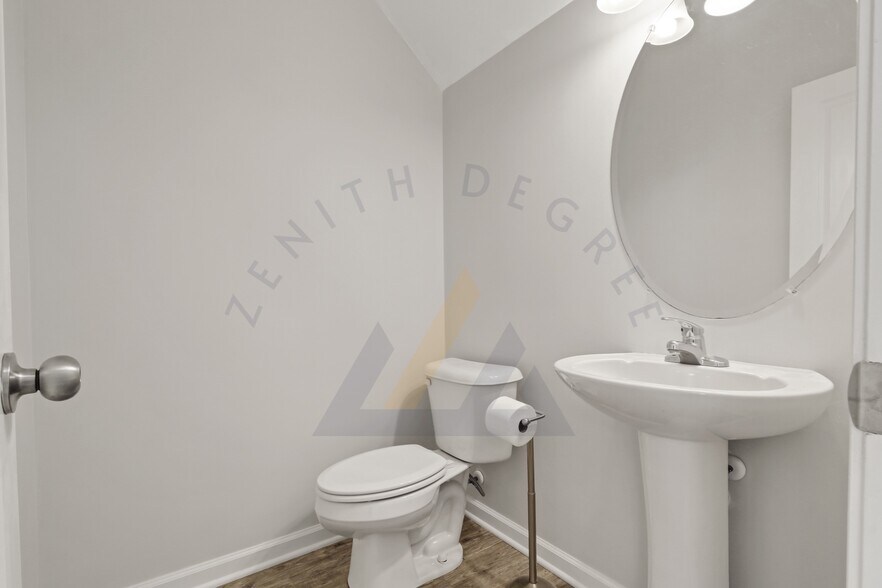 Building Photo - 206 Plumgrass Way