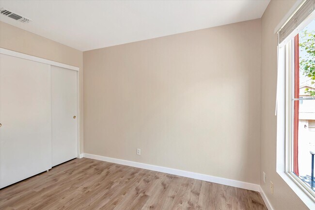 Building Photo - 18014 Flynn Dr