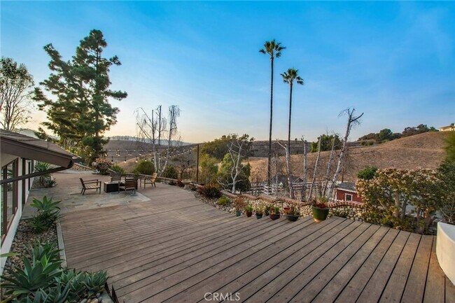 Building Photo - 27151 Mission Hills Dr