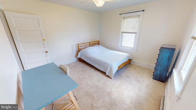 Building Photo - 309 Colonial Ave