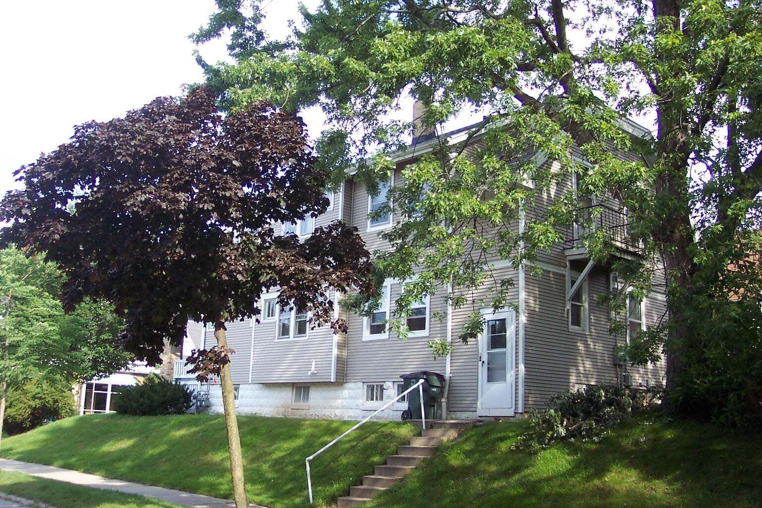 Building Photo - 3902 N Frederick Ave