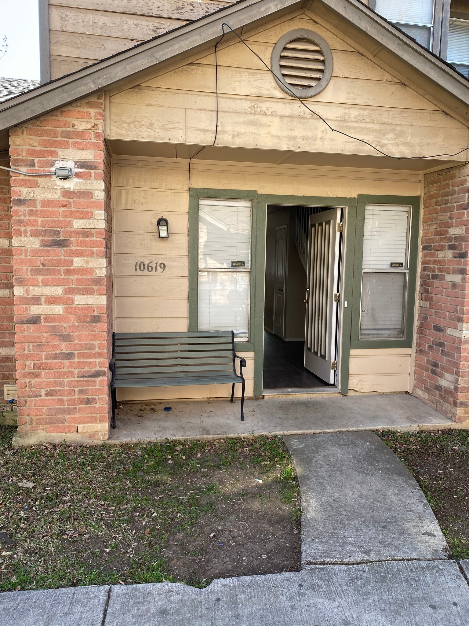 Front - 10619 Starcrest Dr