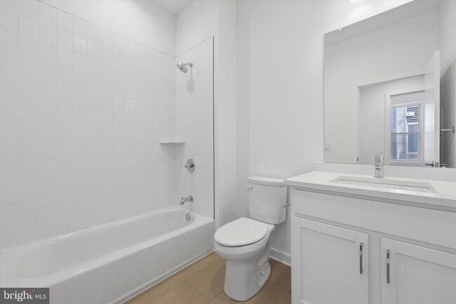 Building Photo - 3016 S Northbank Pl