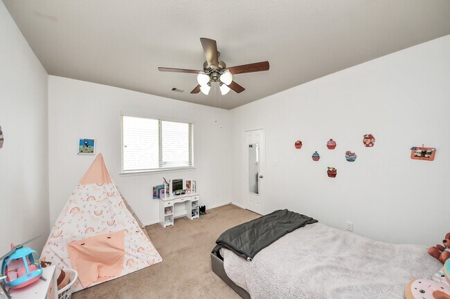 Building Photo - 20626 Bandrock Terrace