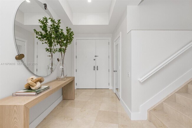 Building Photo - 808 Brickell Key Dr