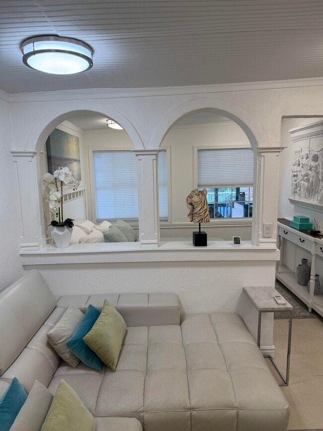 Primary Photo - 295 W Palmer Mill Rd