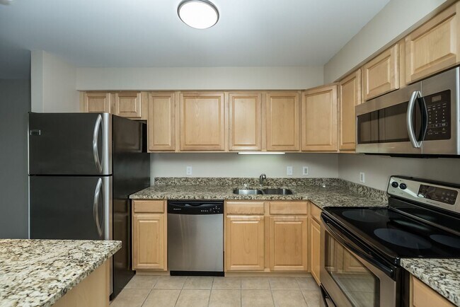 Building Photo - Two Bedroom, 2 Bath Creve Coeur Condo