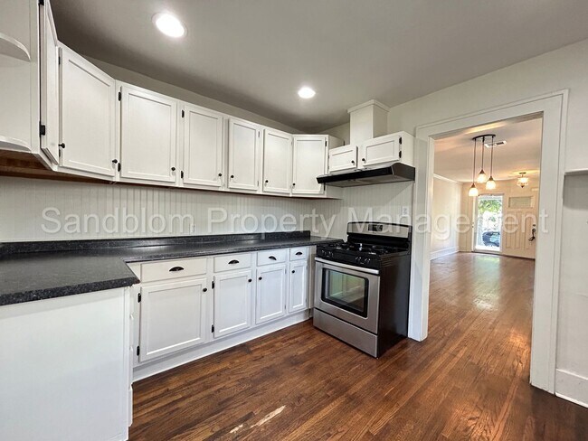 Building Photo - FOR LEASE | University of Tulsa | Availabl...