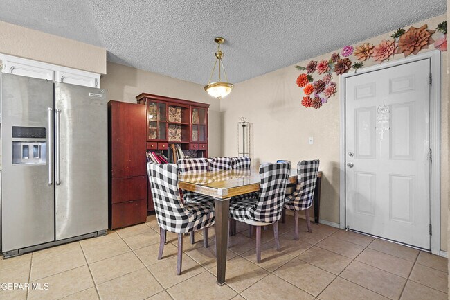 Building Photo - 9304 W Osborne Rd