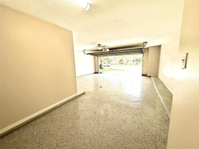 Building Photo - 1309 Bayport Ln