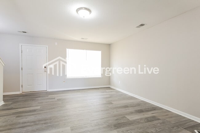 Building Photo - 945 Slow Creek Ct