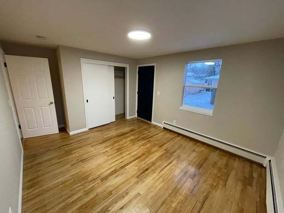 Building Photo - 415 Algoma St