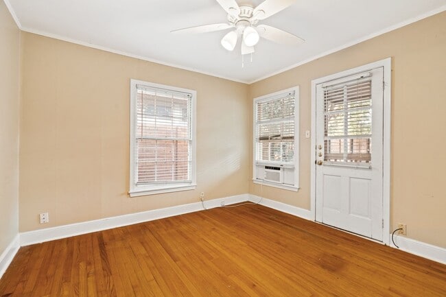 Building Photo - Rosedale Charmer - Wood Floors  - 1 BD / 1BA - W/D - Patio - Covered Parking - $1500