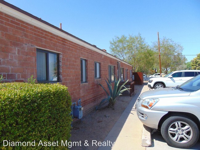 Building Photo - 1810 N 16th St