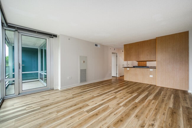 Building Photo - 9655 Woods Dr