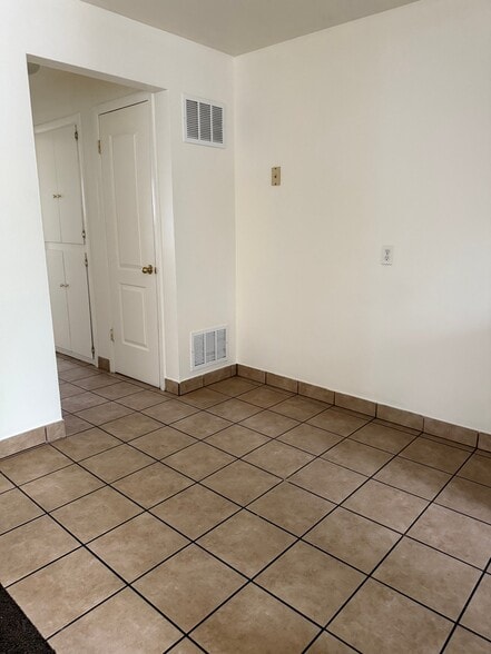 Building Photo - 3406 S 300 E