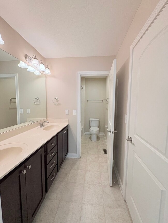 Building Photo - Charming 3 beds 2.5 baths in Columbus!