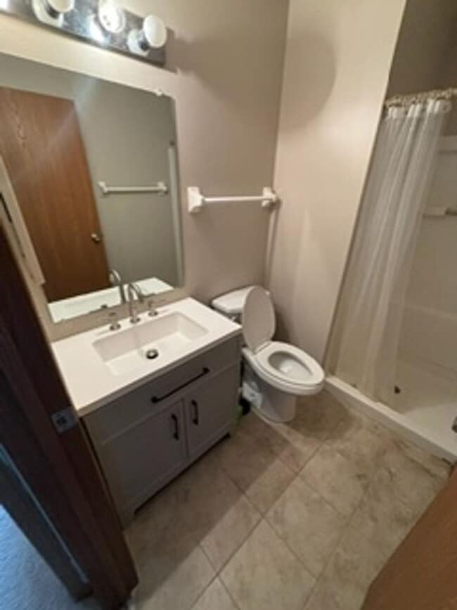 Building Photo - 5685 Barney Ln