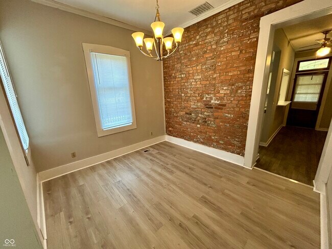 Building Photo - 639 Stevens St