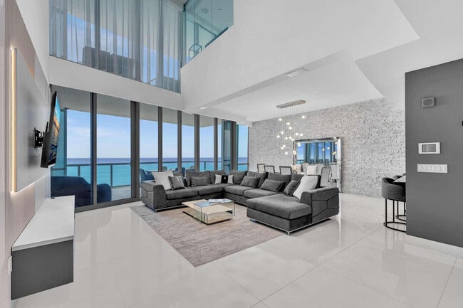 Building Photo - 17121 Collins Ave
