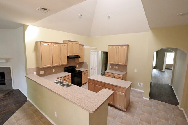 Building Photo - 1000 Warbler Ln