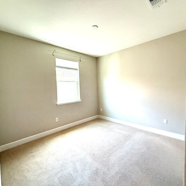 Building Photo - 3013 Vittoria Loop