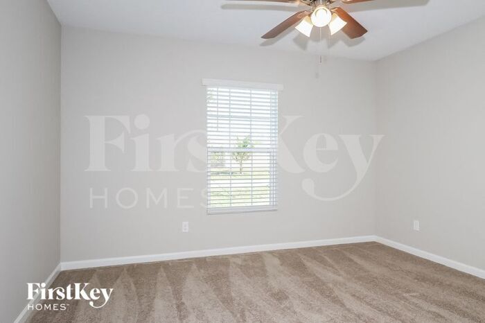 Building Photo - 2114 SW Biella Ave