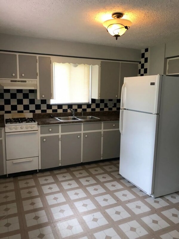 Building Photo - 525 Delford Ave NW