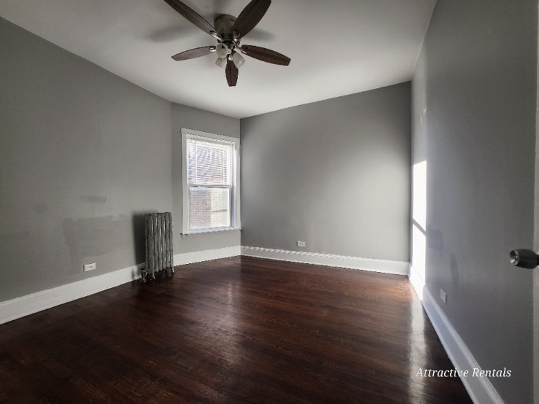 Building Photo - 4530 S Calumet Ave