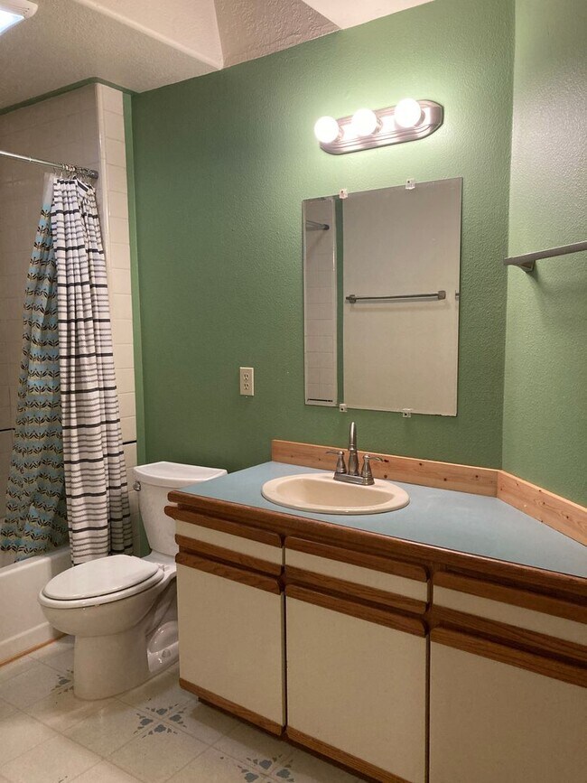 Building Photo - Single level Home in Newberg