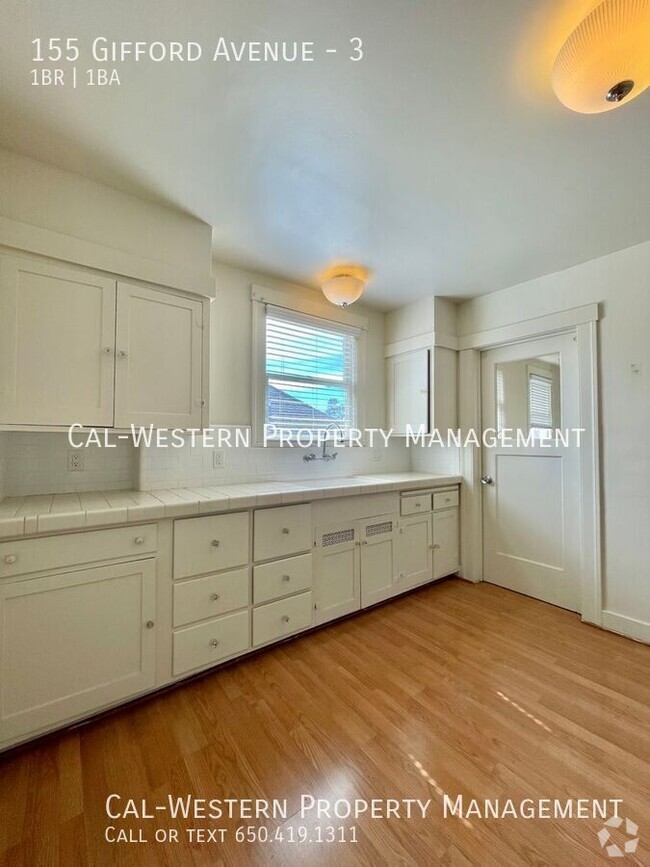 Building Photo - Charming Victorian 1-Bedroom Apartment in ...