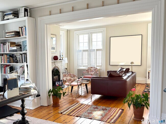 Building Photo - 137 Water St