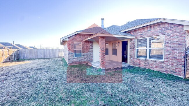 Building Photo - 1704 January Pl