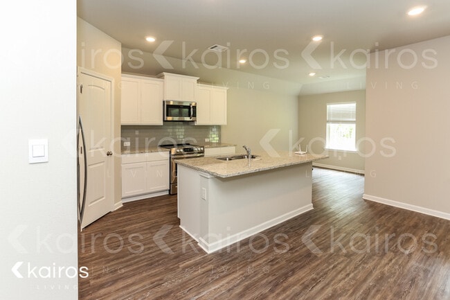 Building Photo - 30962 Clearview Ct