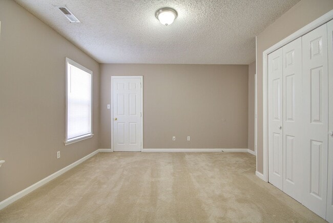 Building Photo - Nice Rental in Central Decatur!