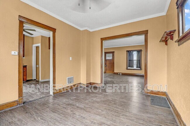 Building Photo - 2416 Lawton Ave