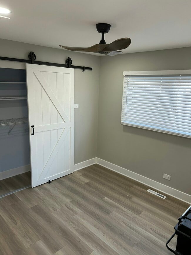 Building Photo - 921 Stratford Ln