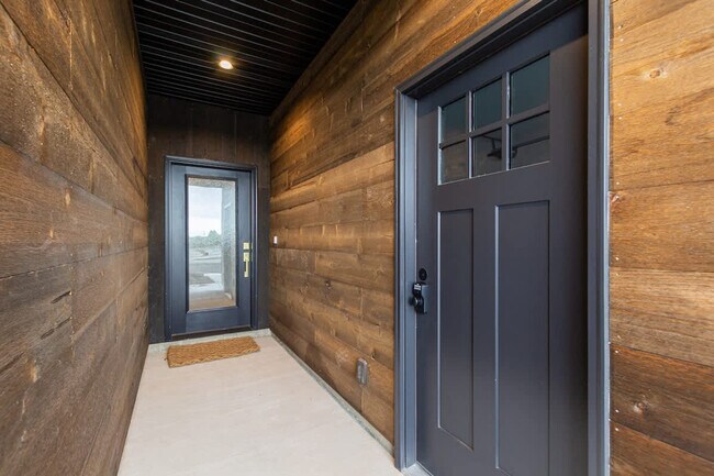 Building Photo - 629 Stone Peak Lp