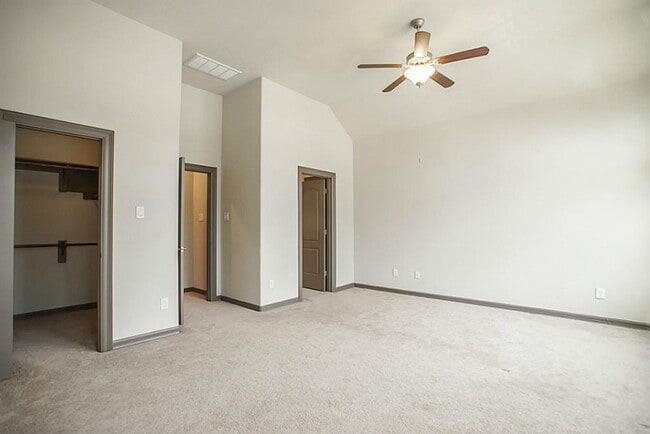 Building Photo - 103 Aventura Pl
