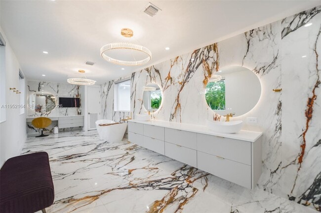 Building Photo - 13600 SW 67th Ave