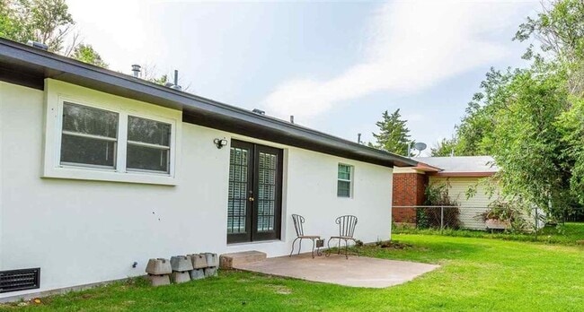Building Photo - 4724 NW Ridgecrest Dr