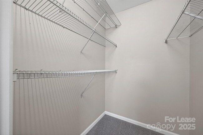 Building Photo - 704 Heritage Pkwy