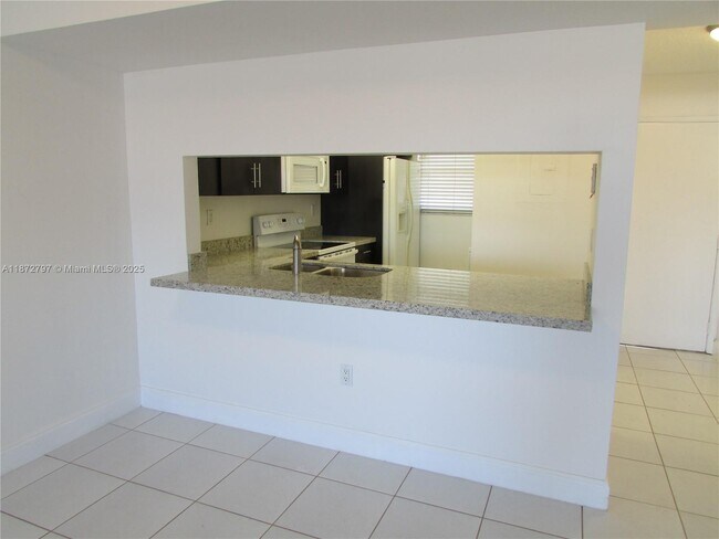 Building Photo - 10315 NW 9th St Cir