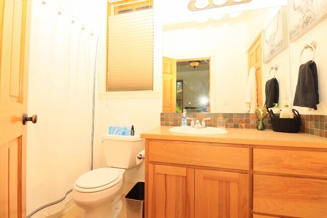 Building Photo - Fully Furnished home in Sisters Oregon