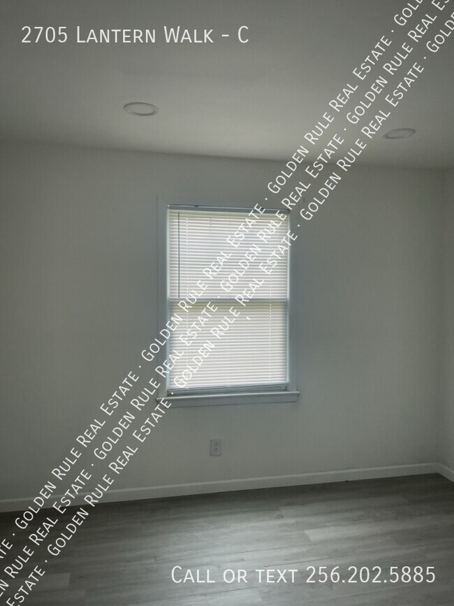 Building Photo - 2705 Lantern Walk SE