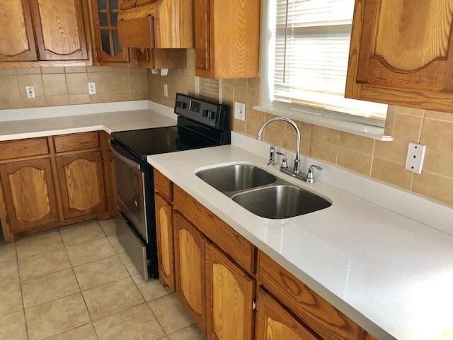 Building Photo - 724 S O'Hare Dr