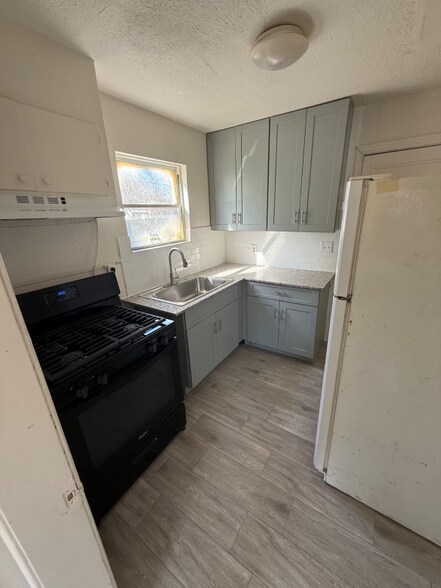 Building Photo - 1124 7th Ave N