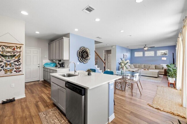 Building Photo - 11910 Clayton Creek Ave