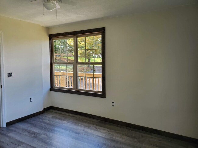 Building Photo - 237 Kingsley Dr