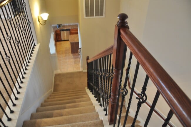 Building Photo - 2170 Brittany Colony Dr